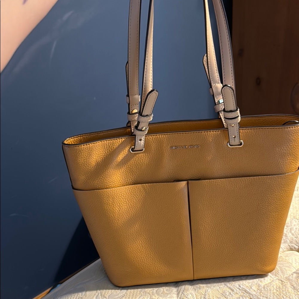Michael Kors Tan Leather Tote Bag with Structured Design